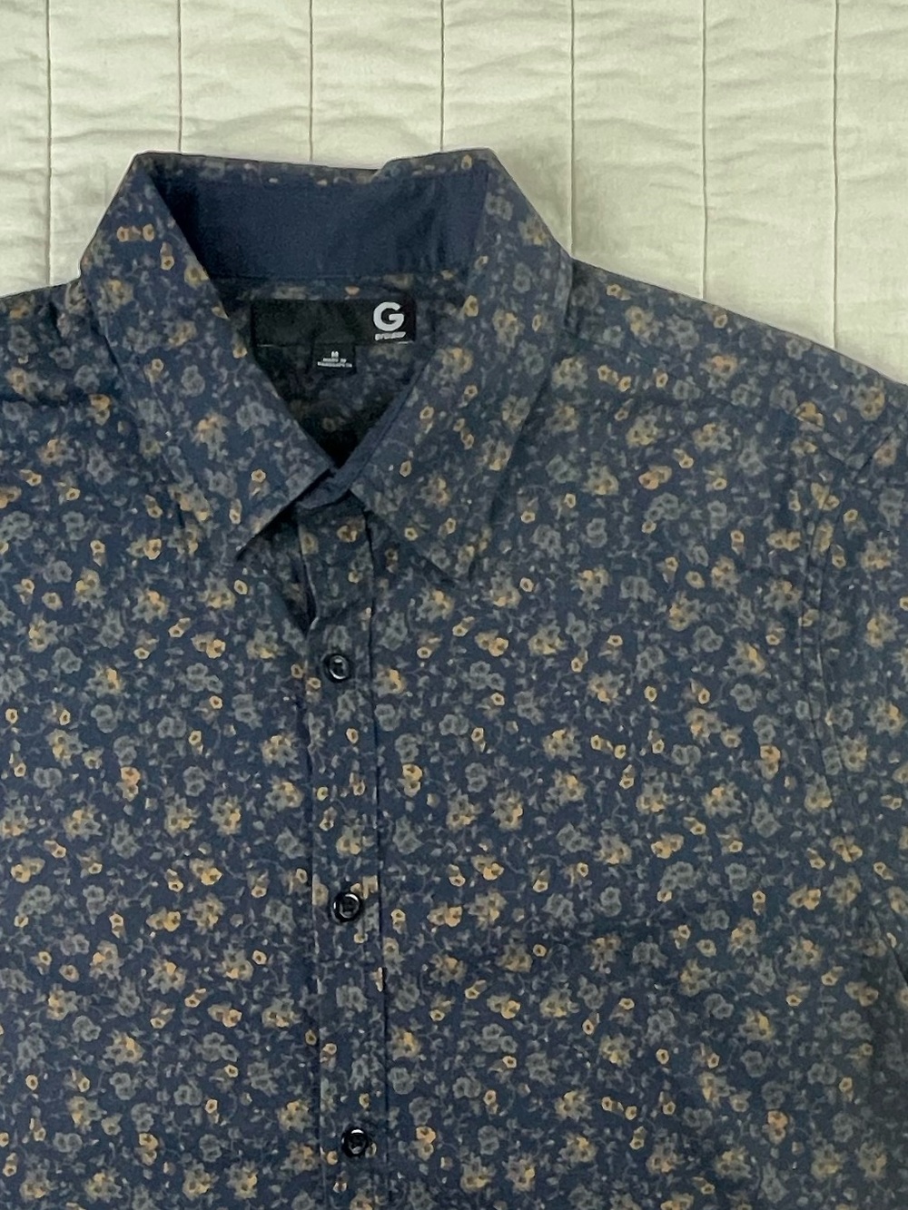 Guess Men's Navy Short-Sleeve Floral Button-Down Shirt Medium